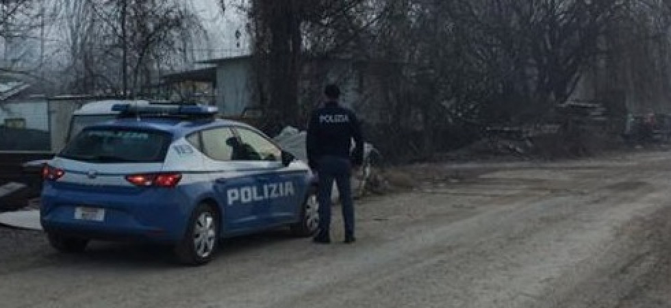 Blitz della polizia al campo nomadi di Ravina: si cercano delle persone